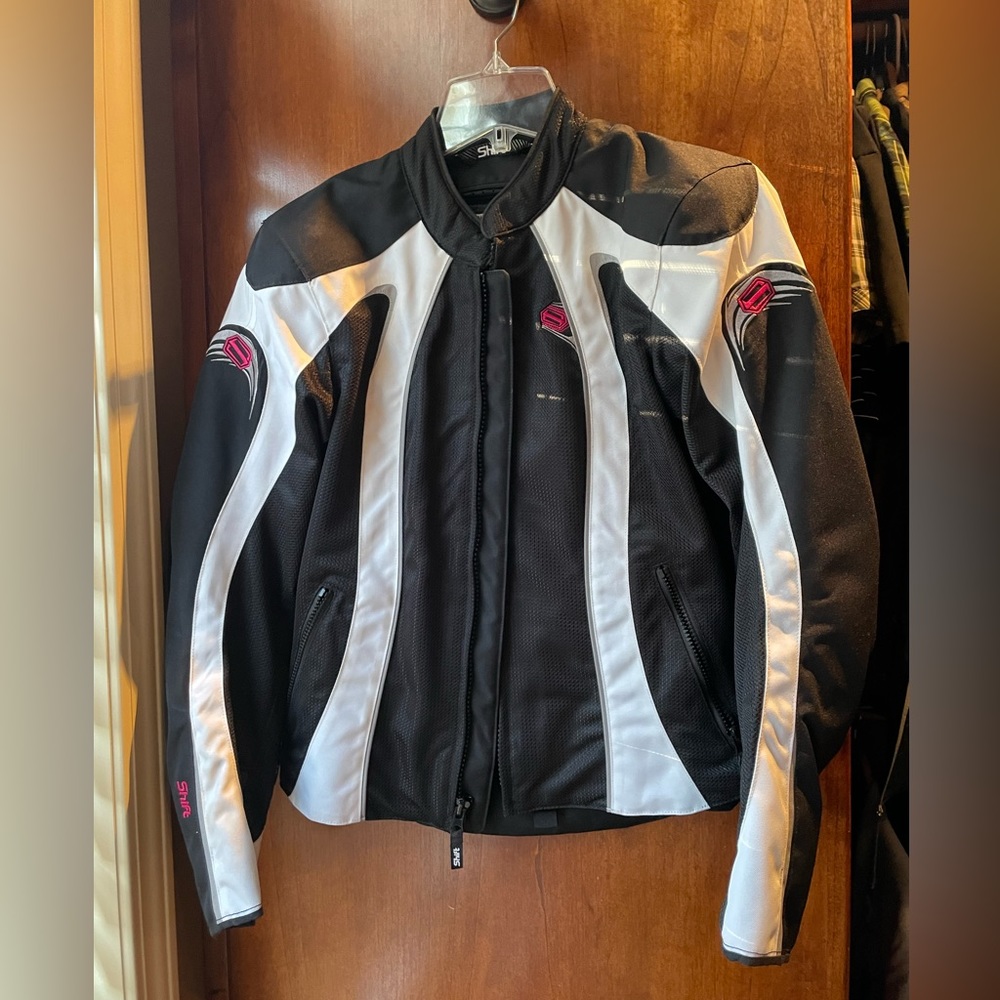 SHIFT Ladies Motorcycle Jacket with padding. Black-Pink-White, like new.